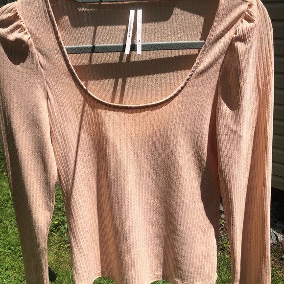 By Anthropologie Peach Size XS puffed pleated shoulder long sleeve Scoo… - Picture 4 of 8